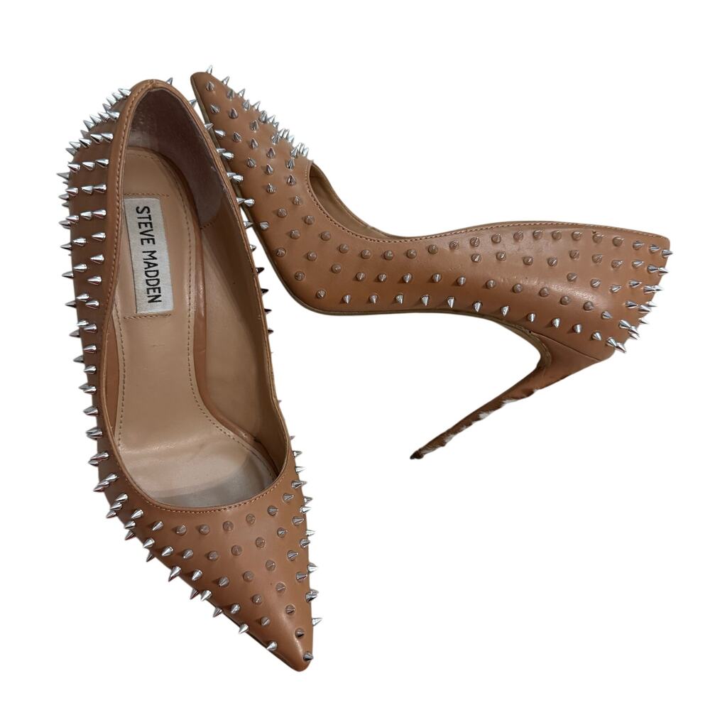 Steve Madden Nude Tan Spike Stud Pointed Toe Stiletto Heels Size 6.5